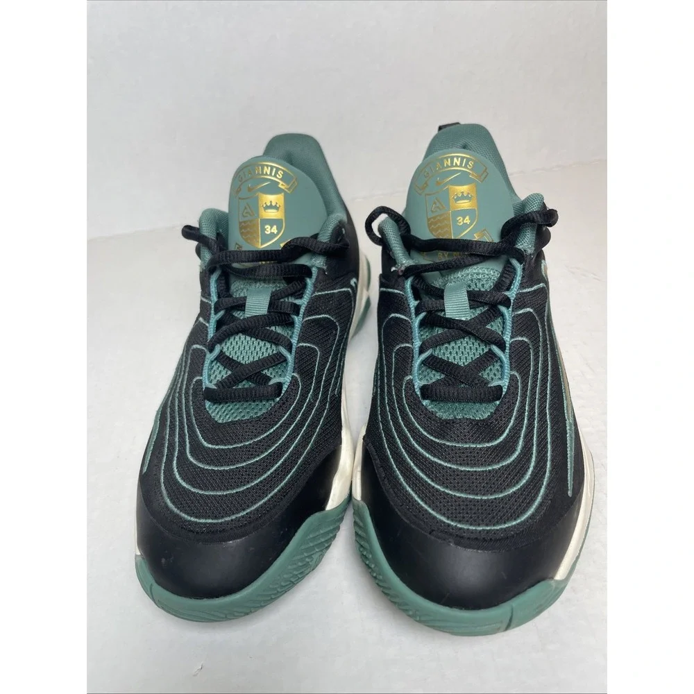 Nike Giannis Immortality 4 Kids Basketball Shoes Size 5.5Y Black Bicoastal Gold